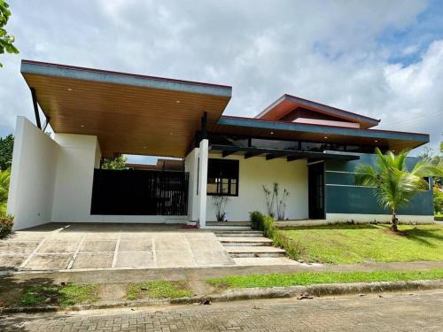 VillaVerde Beach House