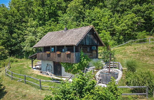 Vineyard Cottage Pavlin 1