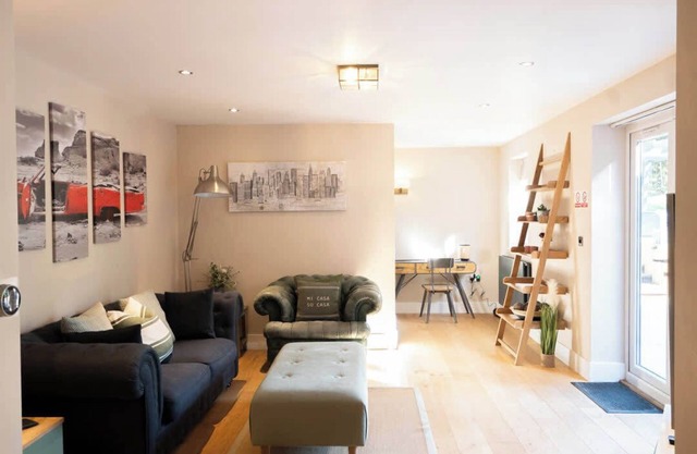 Vineyard Style 2BR with Garden and Parking