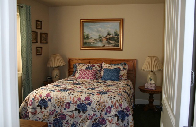 Visit Bend Oregon! Spacious and Comfortable! Pets OK!