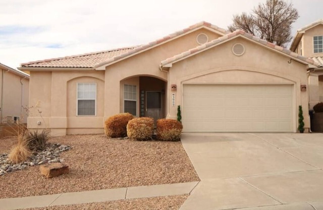 Visto House/MEMORY FOAM BEDS & BIG SCREEN TV