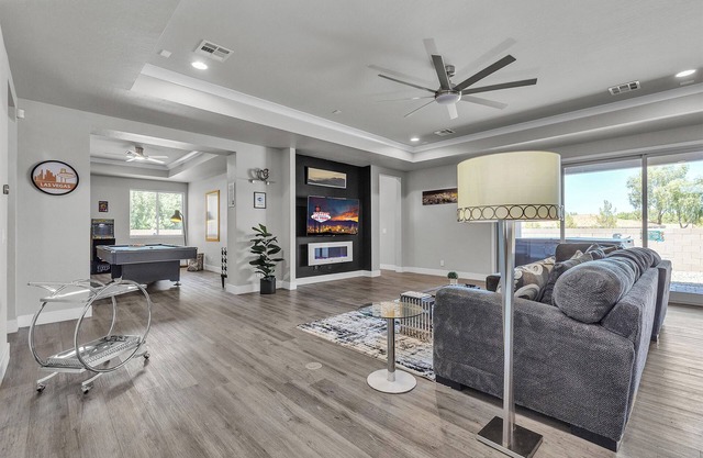 Viva Oasis: Modern Comfort Near the Strip
