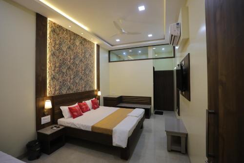 VL Patil Stays and Banquets