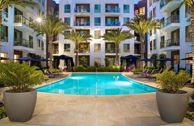 Vora Mission Valley East: Modern 1BR in Trendy San Diego