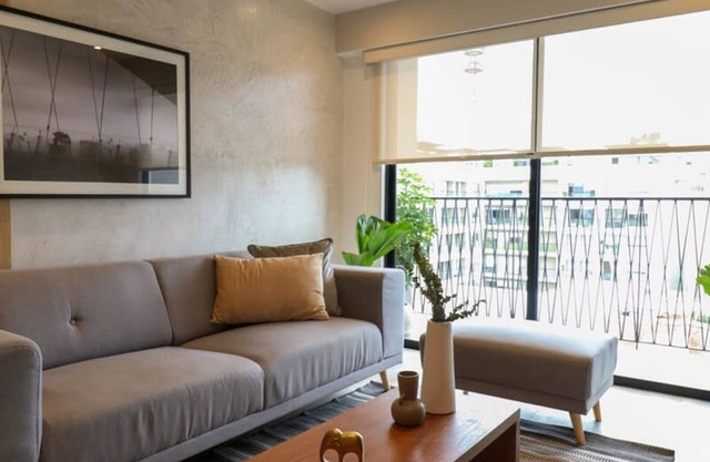 w Elegant 2BR With Balcony in Miraflores