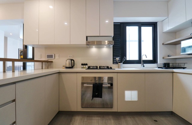 w Grandiose Duplex w Modern Deco in Miraflores