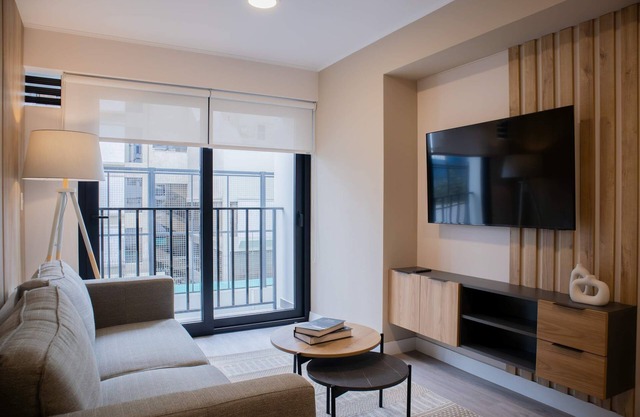 w Impressive 1BR w Balcony in Miraflores