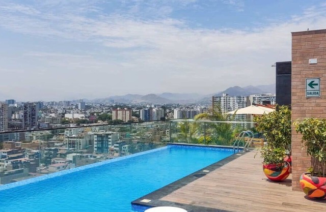 w Perfect 1BR in Barranco