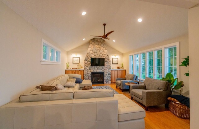 Waconia Lakefront Cottage- dogs ok