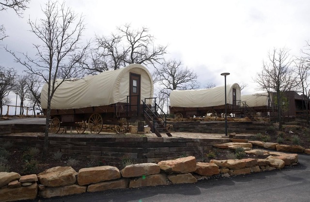 Wagon 4 - Elevated West Wagon Stay - Spacious, Cozy, and Charming