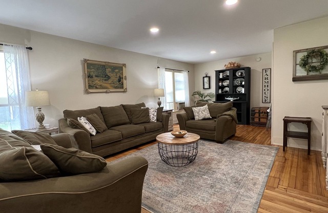 Wake Robin Cottage - Recent renovation 4 bdrm/4 bath home close to tournaments