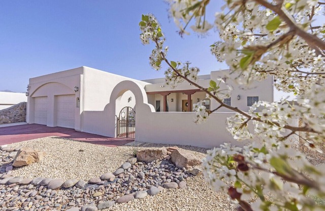 Walk in the Park: Luxury/Hot Tub/Sonoma Ranch Golf