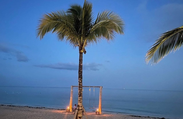 Walk to Bahamia Beach