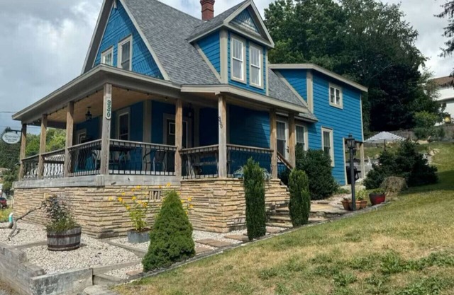 Walk to Dining & River Walk | Cozy Backyard & Fireplace