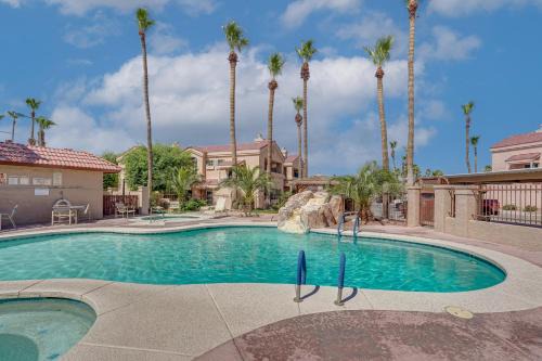 Walk to Lake Havasu Beaches Condo with Pool Access!