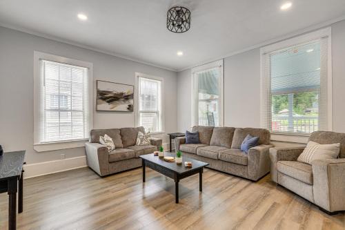 Walk to Mercer University Home with Yard in Macon!