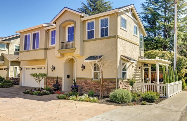 Walk to Restaurants, Wineries and More