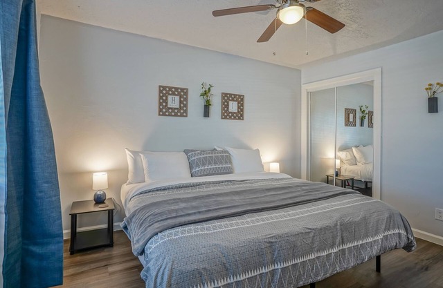 Walk to UNM, 1bd/1ba, Clean!