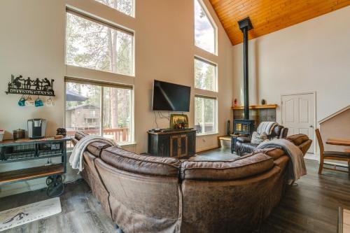 Walk to Yuba River and Beach Pet-Friendly Cabin
