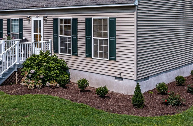 Walkable Shops and Dining. Family size & Dog Friendly