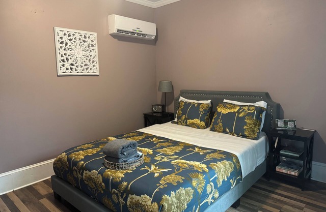 Walking distance to St George with many attractions and activities.