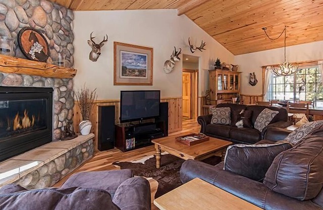 Wallowa With Western Charm