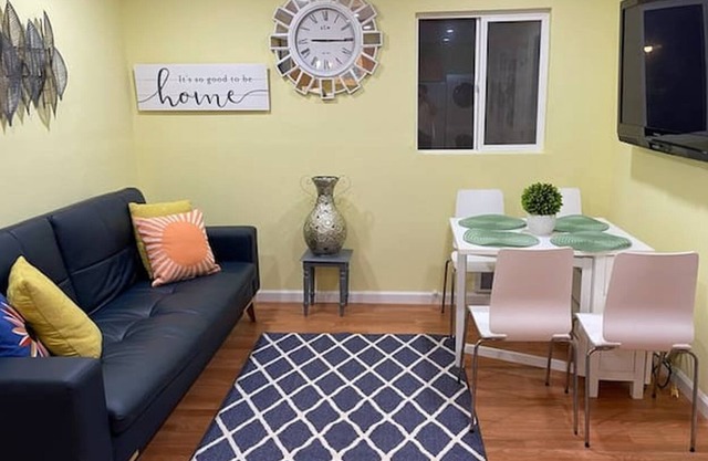 Warm and Comfy Antioch Cottage, close to everything