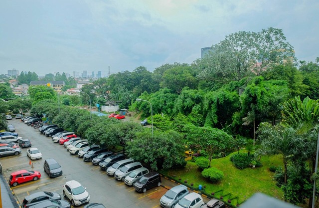 Warm and Homey 2BR Apartment at Kebagusan City