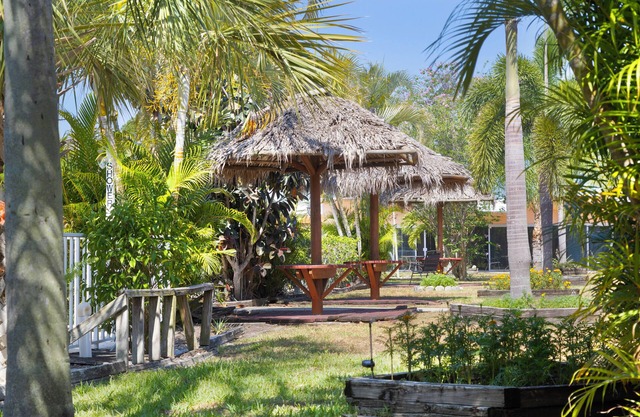 Warm Mineral Springs Motel