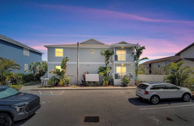 Water Front - Near Beach Getaway