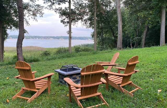 Water-view cabin on 13 acres with private hot tub & kayaks - dog-friendly
