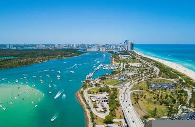 Waterfront 1BR Parking Walk to the Beach