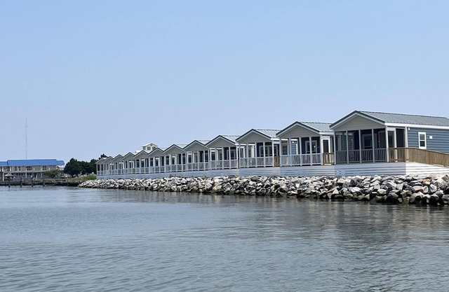 Waterfront Bungalow 2 on Chincoteague Bay (VA)! - Waterfront Bungalow with Two Bedrooms