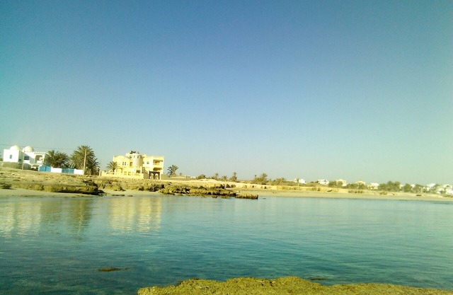 WATERFRONT CHATEAU WITH LARGE SWIMMING POOL