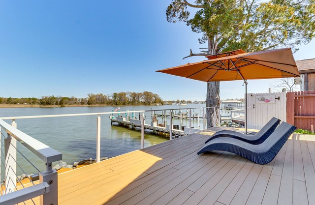 Waterfront Colonial Beach Studio w/Boat Dock!