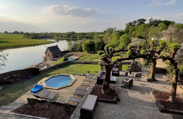 Waterfront family estate Swimming pools, Spa and gym