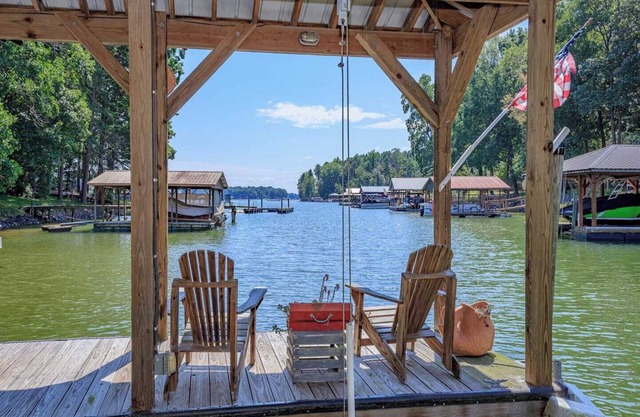 Waterfront Getaway on Quiet Cove
