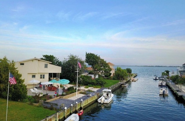 Waterfront in the Hamptons - Enjoy all Fall has to offer out East!