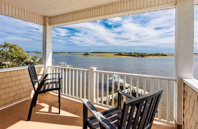 Waterfront Luxury that Sleeps 12 with Great Views