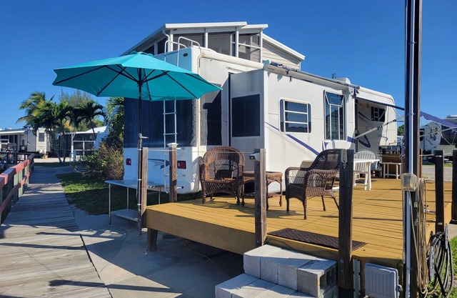 Waterfront RV with Boat Slip in Chokoloske...Surrounded by Everglades Nat'l Park