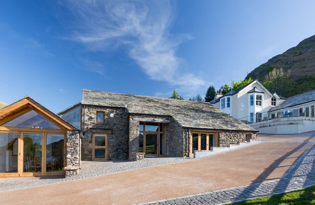 Waternook Estate - Two Lakeshore Houses, ideal for celebrations or family holidays