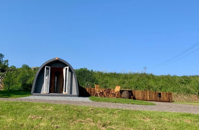 Waterpump Pod for 2 adults with ensuite in the Suffolk Countryside