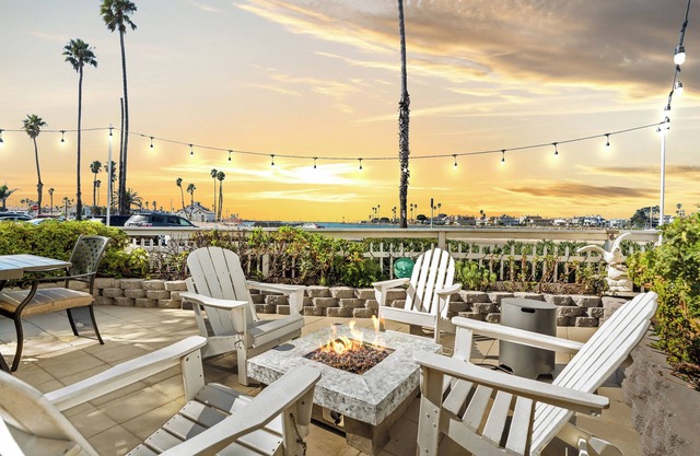 Waterview from your Private Patio + Dogs Welcome!