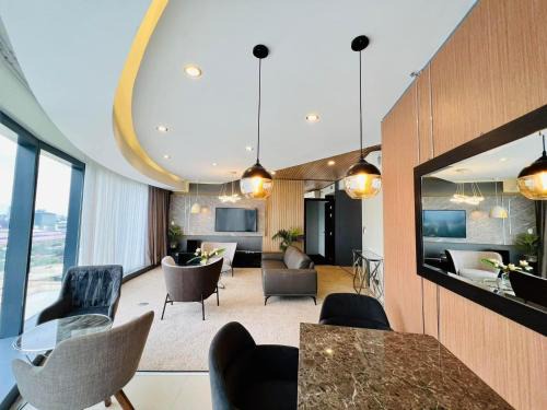 Watson's 2BR Executive Condo