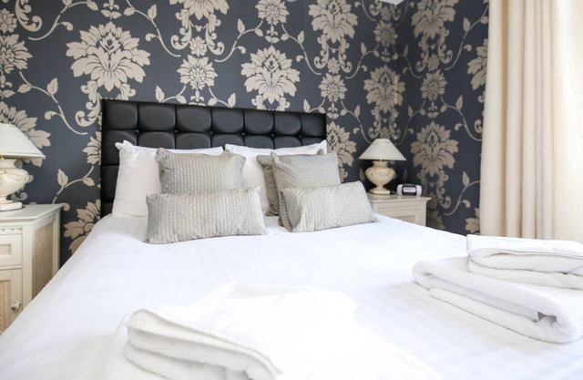 Week2Week Fantastic Tynemouth Apartment with 2 Bathrooms