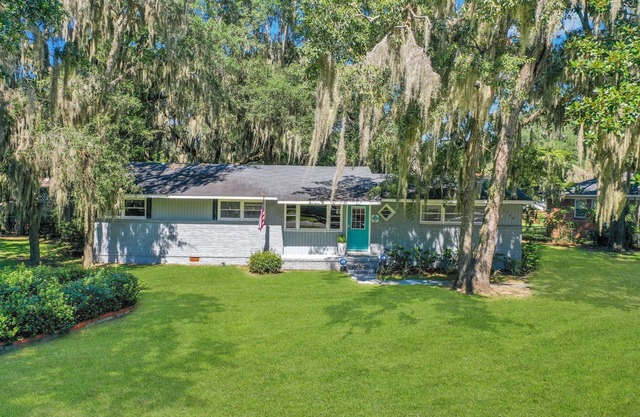 Welcome to Camellia's place, Family friendly