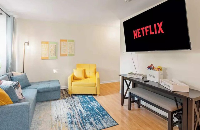 Welcome to cozy Cricket’s Cove!