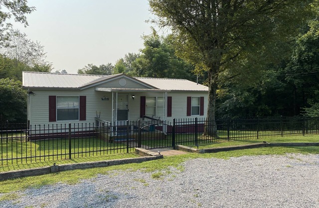 Welcome to SkyCapps. Family and pet friendly
