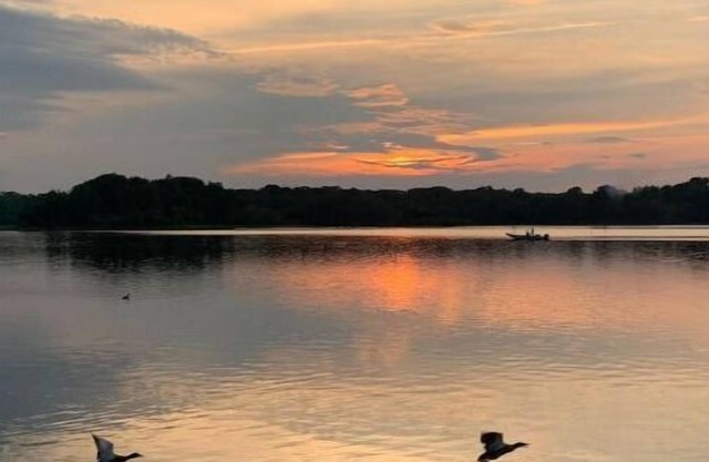 Welcome to Your Retreat by the Lake!