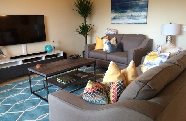 Well appointed 3rd floor unit Includes Golf